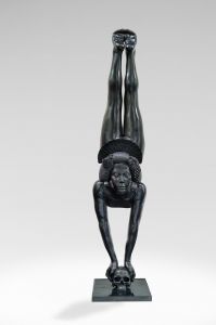 CONTORSIONNISTE À L'ÉVENTAIL CONTORSIONNISTE À L'ÉVENTAIL